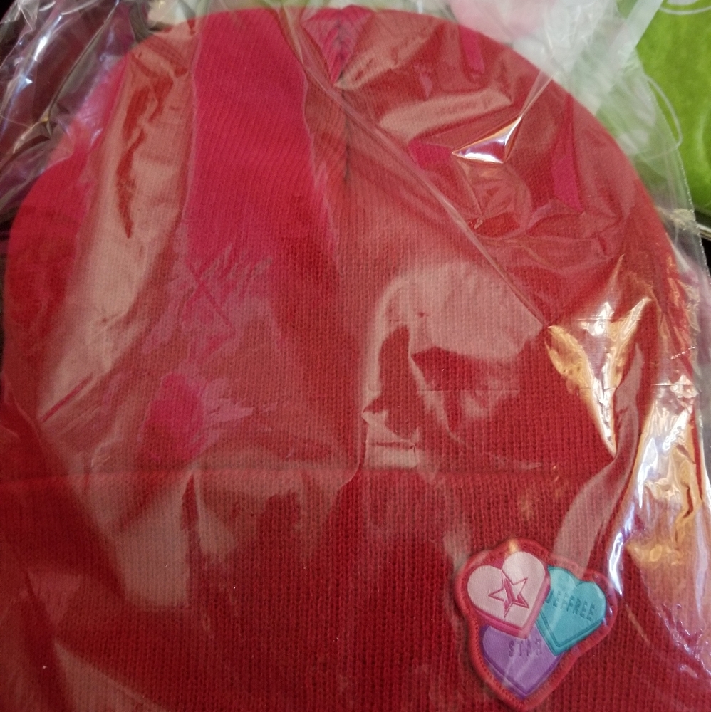 Jeffree Star Valentine's Beanie - NIB NEW